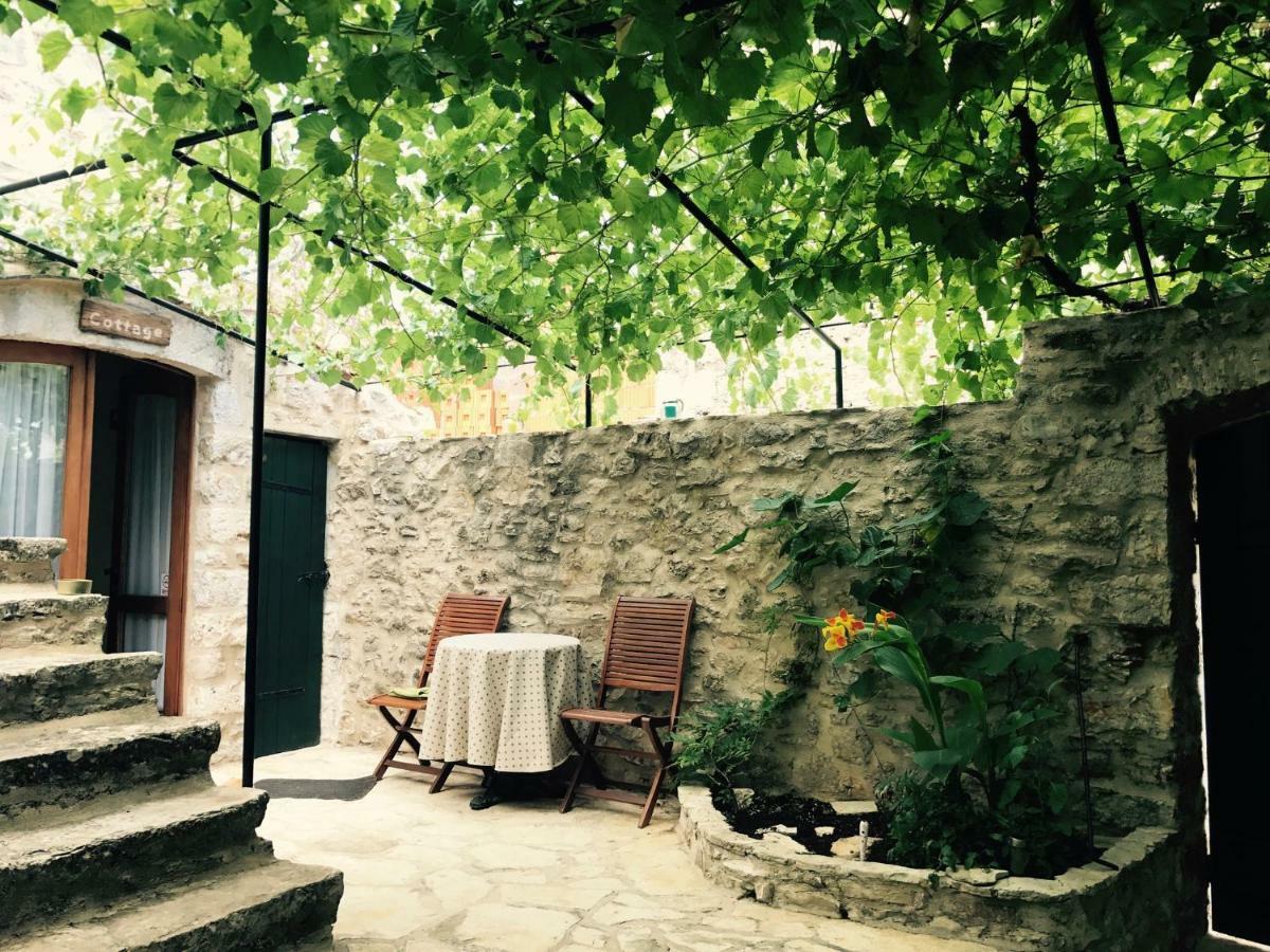 Stone House And Clio Vakantiehuis