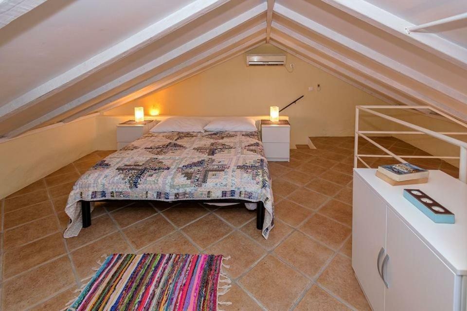 Stone House And Clio Vakantiehuis *