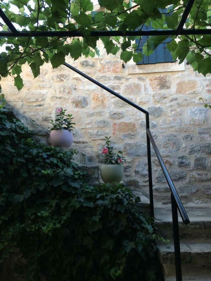 Stone House And Clio * Vrbanj